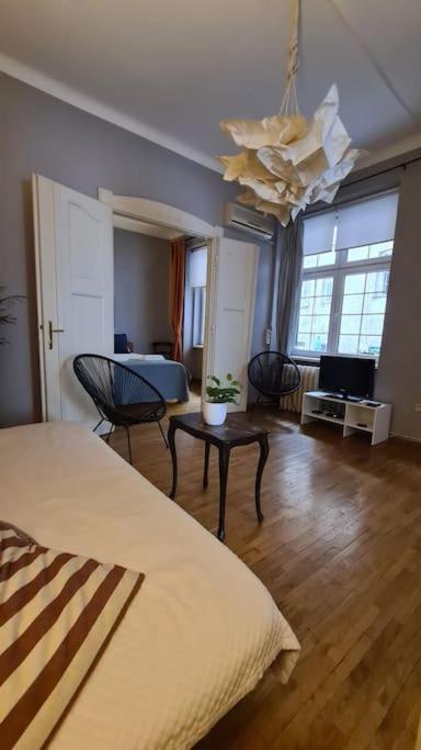 Your Royal 2 Bedroom City Center Stay Белград Екстер'єр фото